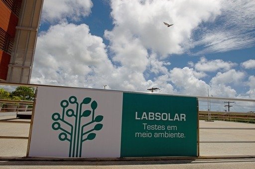 Coelba inaugura laboratório de certificação de placas fotovoltaicas