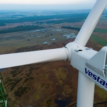 Primeira turbina de eólica da Casa dos Ventos na Bahia entra em operação