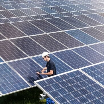 Brasil é o 8º maior empregador do setor de energia solar no mundo