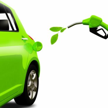 Com avanço de carros elétricos e híbridos, petroleiras correm para fazer combustível verde